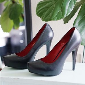 ANDREA FENZI Black Pumps